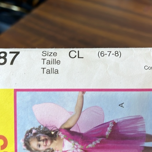 Unused McCall’s Costume Pattern. - Picture 2 of 3